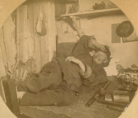 世界各地の退廃的なアヘン中毒者たちを記録した100年前の写真 Buzzap