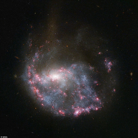 ハッブル宇宙望遠鏡が2012年に捉えた壮大な宇宙の画像