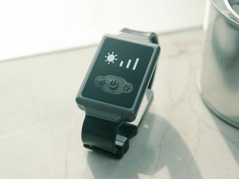 腕時計型の超小型エアコン Airconwatch が開発される Buzzap