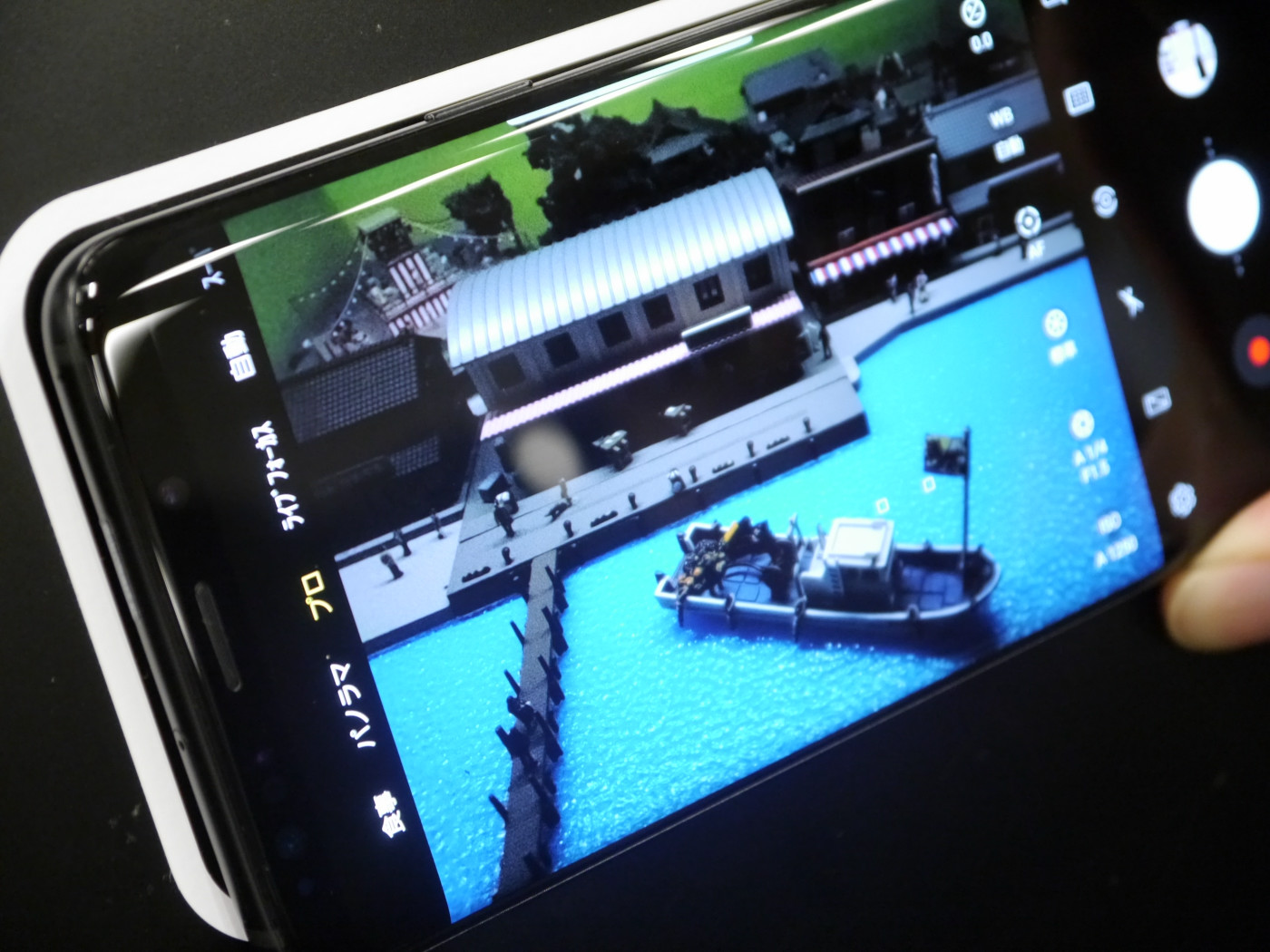 Galaxy S9 Galaxy S9 ざっくりレビュー 夜景に強いデュアルカメラに立体音響のとんでもないモデルに Buzzap バザップ