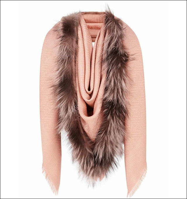 あまりに「女性的」すぎるスカーフをFendiが発売し話題に、お値段なんと11万円 | Buzzap！