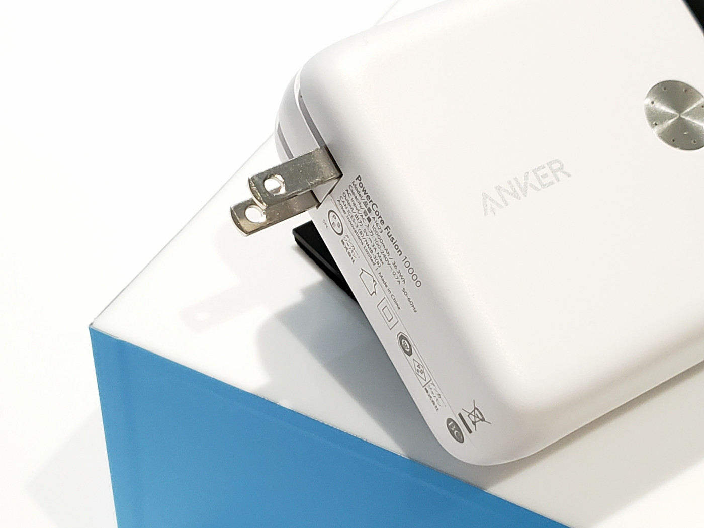 Anker PowerCore 10000」速攻レビュー、大人気の充電器一体型モバイルバッテリーが大容量化 Buzzap！