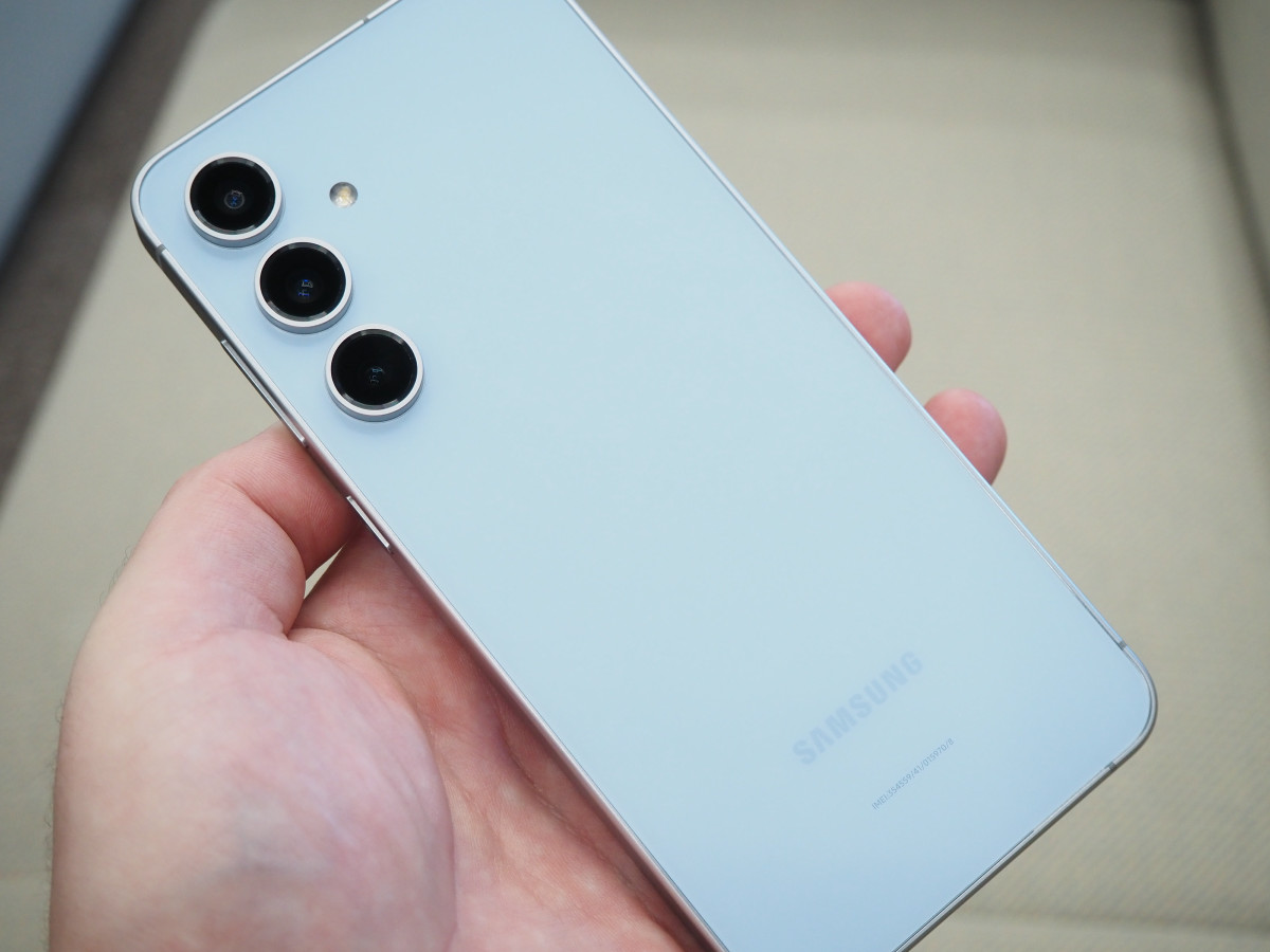 廉価版「Galaxy S24 FE」速攻レビュー、大画面6.7インチ有機EL搭載で