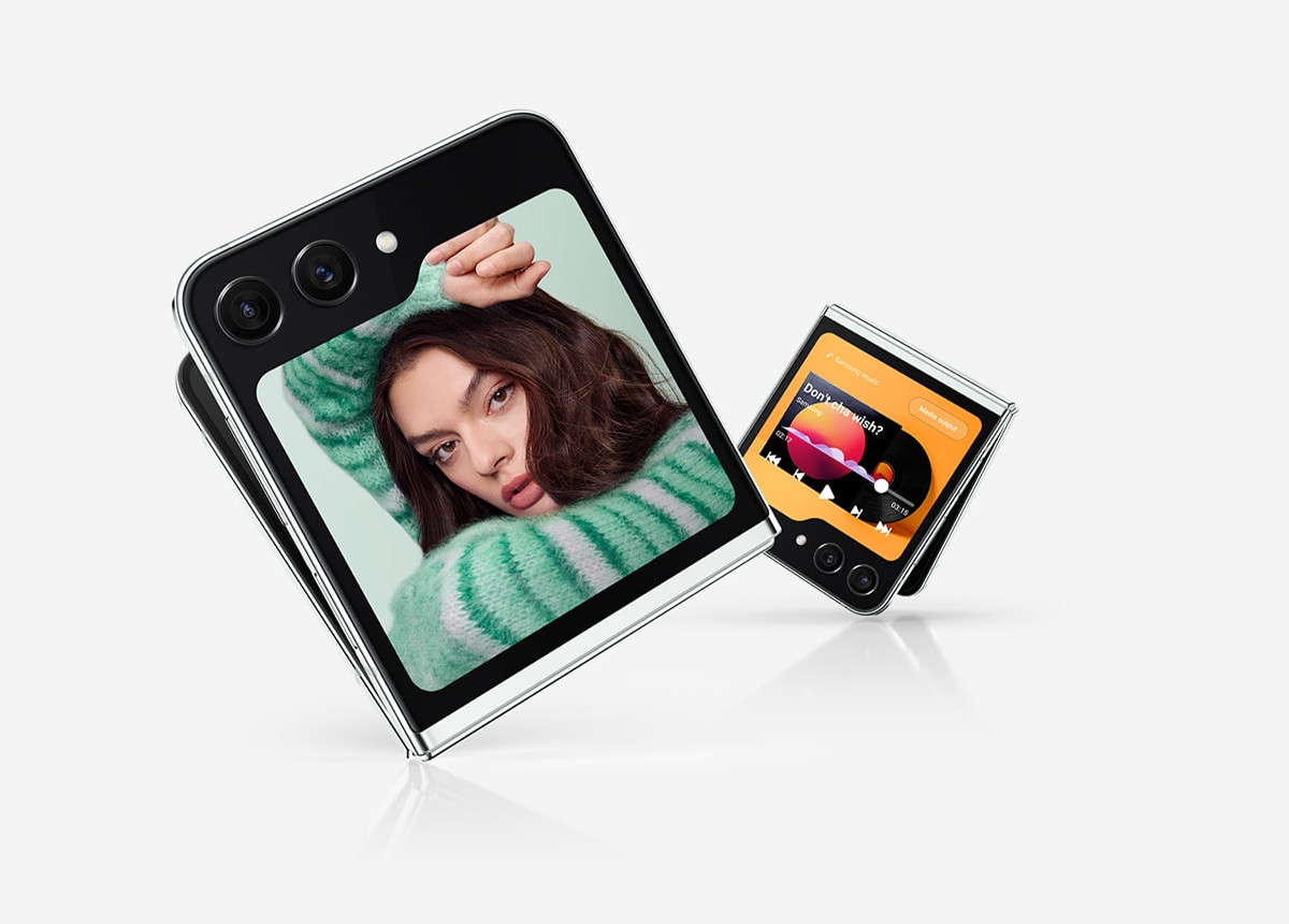 Galaxy - 売り切御免価格！ Z Flip 256GB SM-F700N折り畳みスマホ Amazon.co.jp: Galaxy Z Flip6 ｜256GB｜シルバーシャドウ