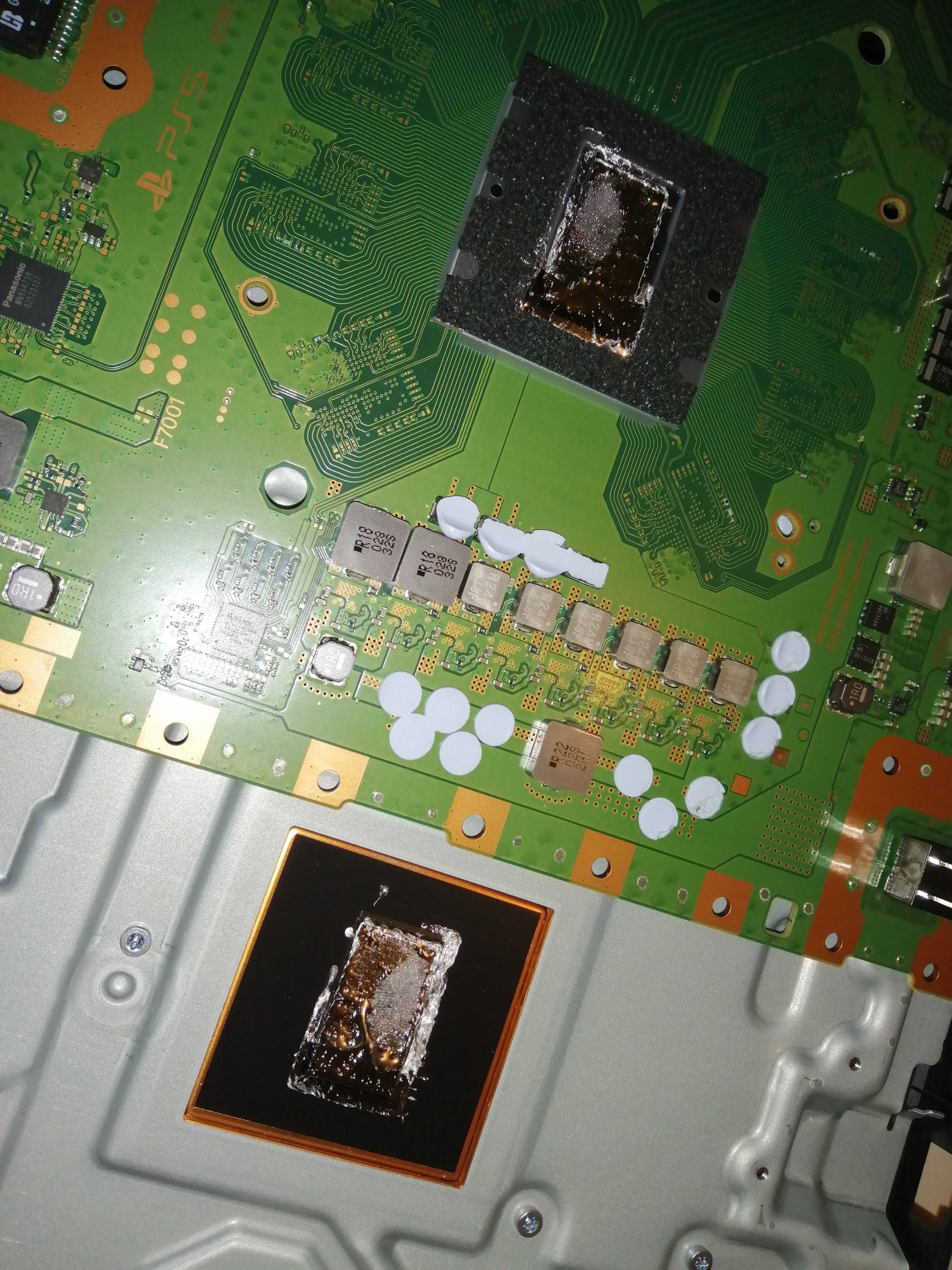 PS5「縦置きで故障」被害拡大、冷却機構に構造上の欠陥でXbox