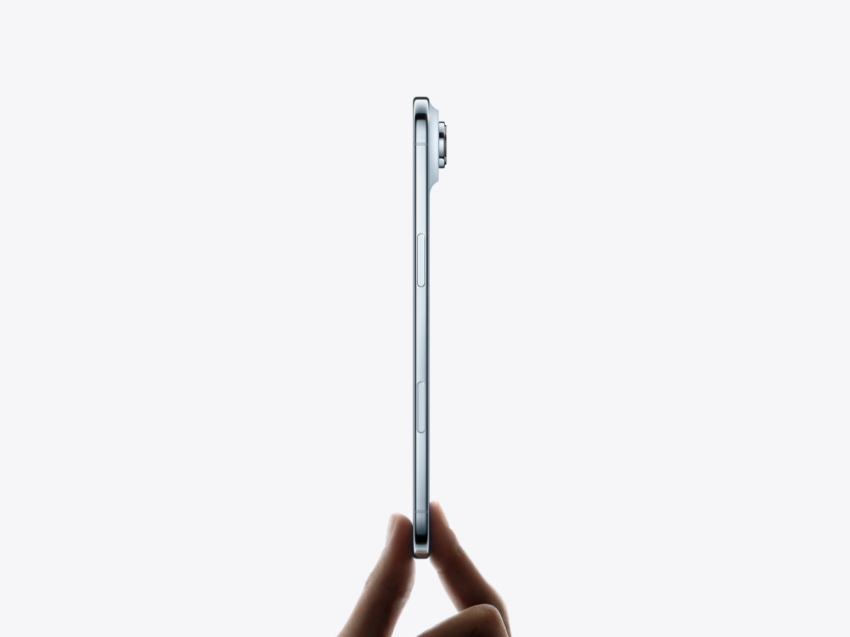 【米国版・新品未開封】iPhone Air 512GB シャッター音オフ可 iPhone Air 256GB スカイブルーを購入 - Apple（日本）