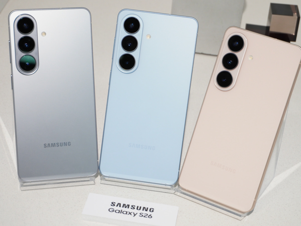 Galaxy S26/S26+」速攻レビュー、iPhone 17やPixel 10超えの極薄軽量で