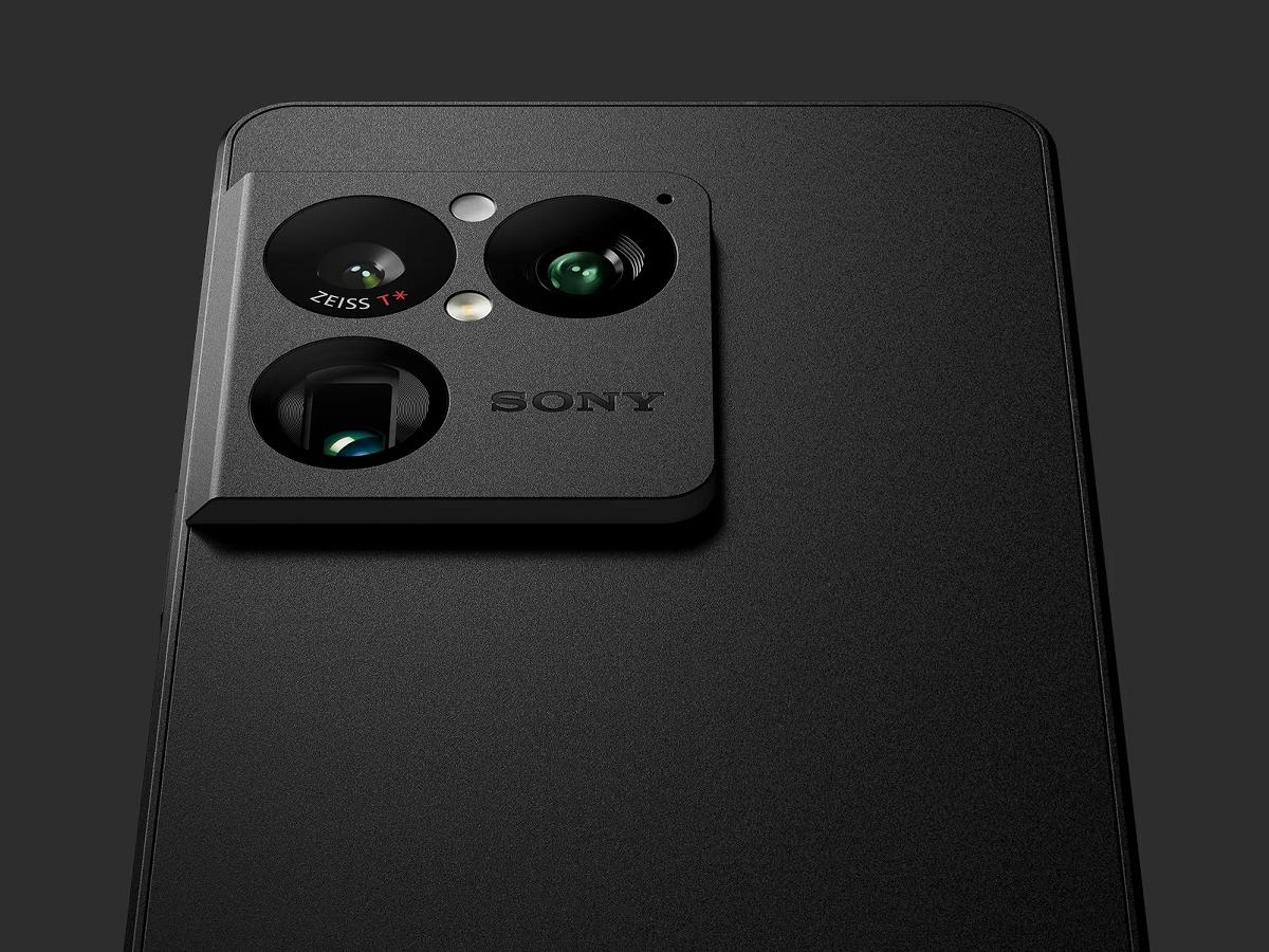 ソニー「Xperia 1 VIII」発表、超大型望遠センサー搭載も可変光学