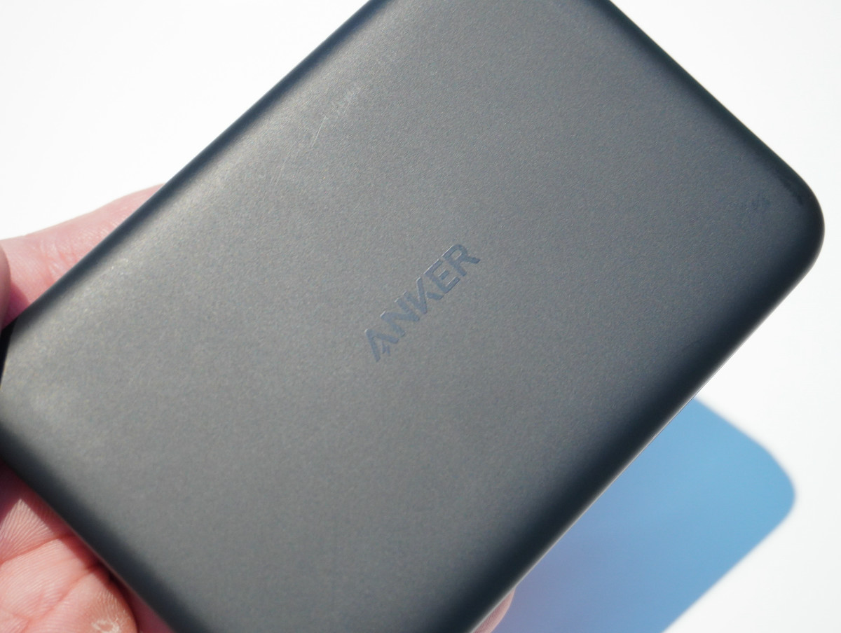 釘が刺さっても大丈夫な「Anker Nano Power Bank(MagGo,Plus)」速攻