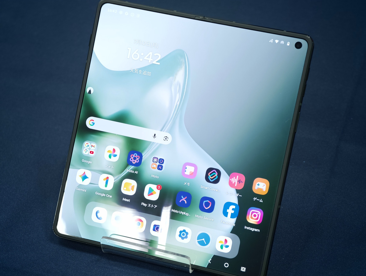 新型折りたたみスマホ「motorola razr fold」速攻レビュー、世界最高
